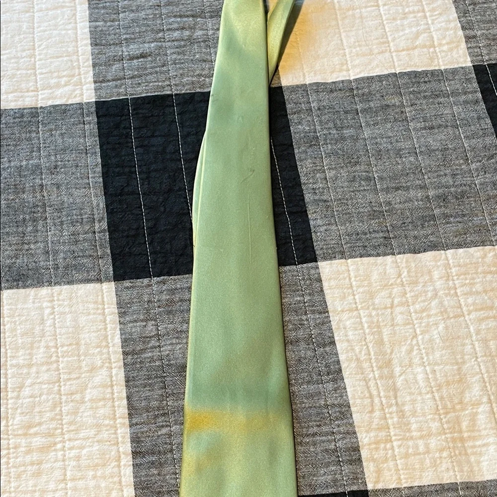 Arrow Light Green Tie
